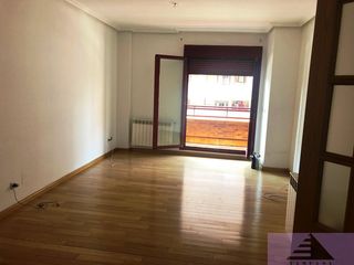 Etagenwohnung in El Quiñón. Seseñapiso