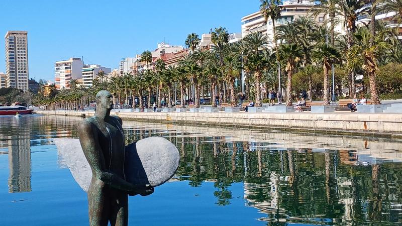 Foto fdfec23f-716f-457d-a65d-e47e5d97dda8. Piso amplio piso en venta con vistas inmejorables. en Alicante