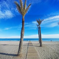 Appartement à Holanda 14. Magnífico apartamento junto al mar en  urbanización inmejorable.