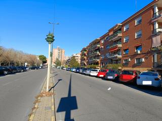 Flat  Paseo colombia. Zona campo de fútbol. piso de 5 dormitorios, salón, cocina, baño