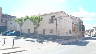 Haus in Calle héroes del alcázar 6. Lucillos. casa palacio en el centro del pueblo.
