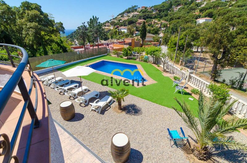 Foto 3ac6fbc7-e2e1-4df0-98b6-433072e6321f. Xalet amb piscina a Serra Brava Lloret de Mar