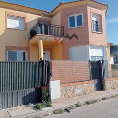Xalet  Quintanar de la orden. Chalet en venta en escalona, 4 dormitorios.