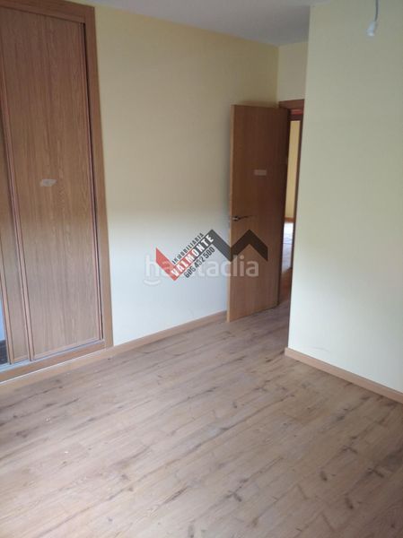 Foto abbc282e-d386-4a43-996e-24a43c0e7b9c. Casa adosada adosado en venta en el casar de escalona, 4 dormitorios. en Casar de Escalona (El)