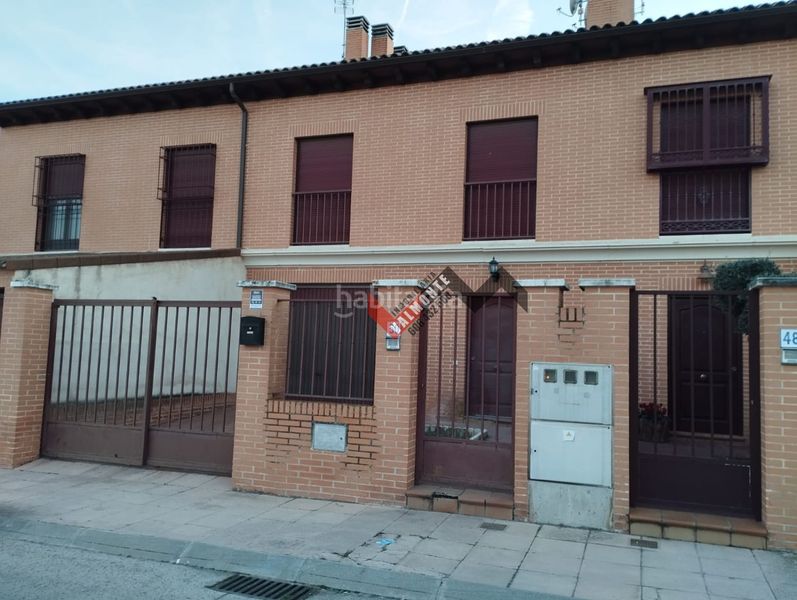 Foto 3f0f07d8-9067-480d-833d-cfeaba706fc4. Xalet amb calefacció aparcament a Torrijos