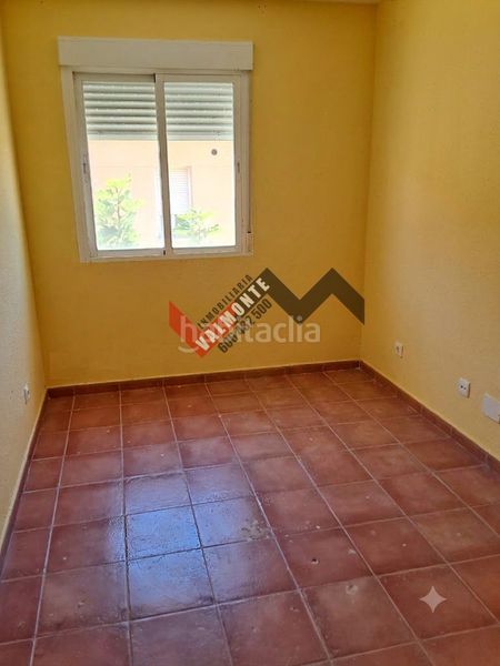 Foto 4b85554e-14a5-4222-b977-861d41ef3d2f. Chalet  en venta en urbanización, 4 dormitorios. en Casar de Escalona (El)