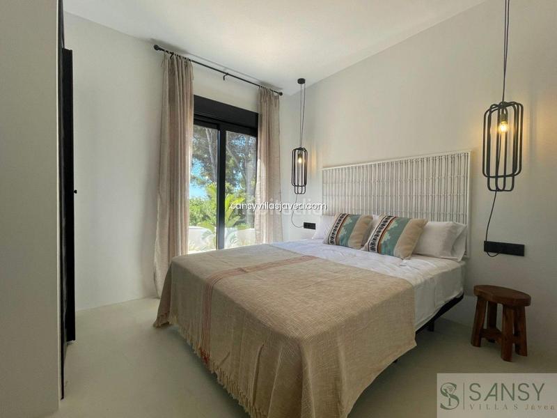 Foto 8f194711-794f-4ab3-b1bd-c312f3e36f72. Chalet mit parking in La Granadella - Costa Nova Xàbia