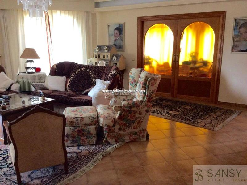 Foto 962ecbc2-1848-4303-b4c9-72cf4cf4d015. Chalet avec parking dans Centro Ciudad Xàbia