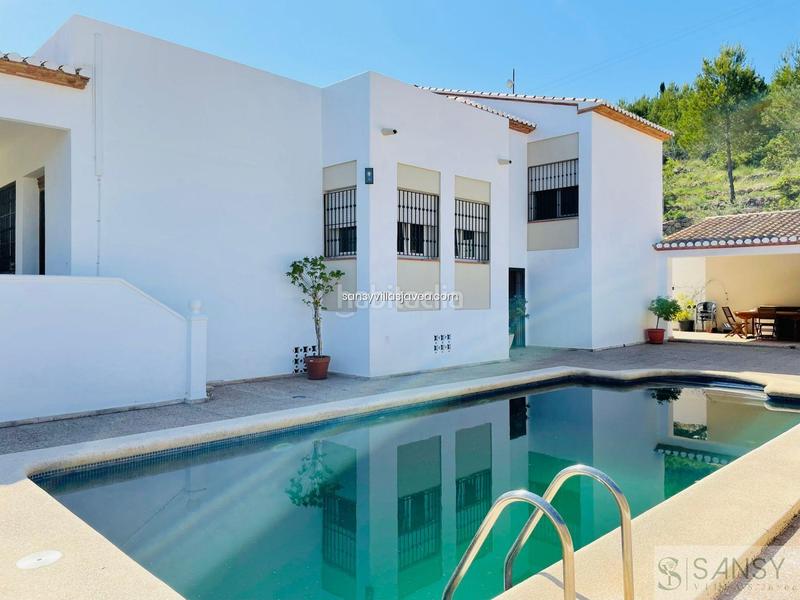 Foto 8312d1b2-b39d-4405-9257-279ec989e6e4. Chalet villa en Las Rotas / Les Rotes Dénia