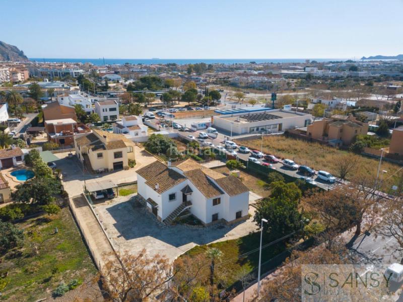 Foto b40f0861-1a4c-4a66-8a22-fad604296793. Xalet amb aparcament piscina a Centro Ciudad Xàbia