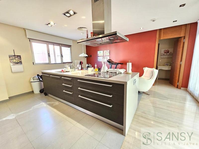 Foto c6bbb8be-d8b3-42d1-a1cd-82845c688127. Casa amb calefacció aparcament a Ador