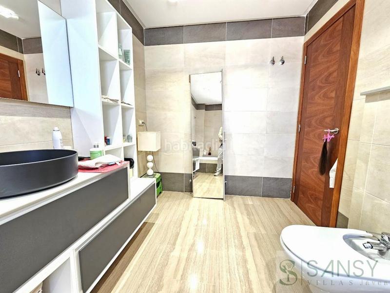 Foto d9a3a900-4fad-4f02-b8c6-f4b735db6de1. Casa amb calefacció aparcament a Ador