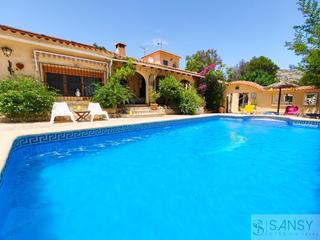Masia en Castell de Castells. Castell de castellsfinca rstica