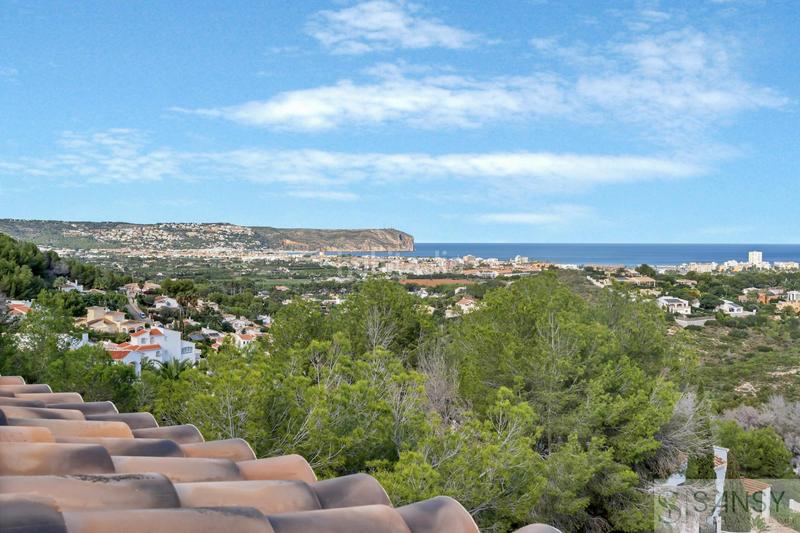 Foto 9169d766-f972-4066-99a3-d59fdc38650a. Chalet con riscaldamento parcheggio piscina in Centro Ciudad Xàbia