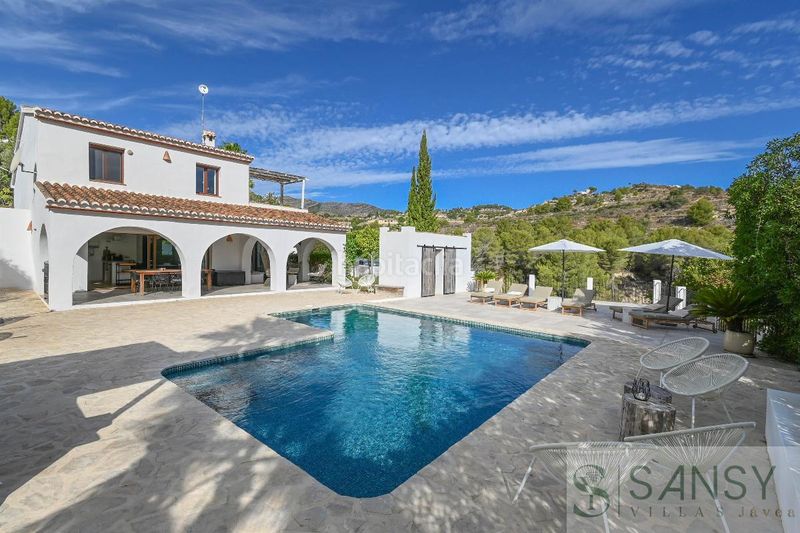 Foto 40f3b95e-674b-4bbc-bc3c-196d23af9e4a. Chalet  en Benissa pueblo Benissa