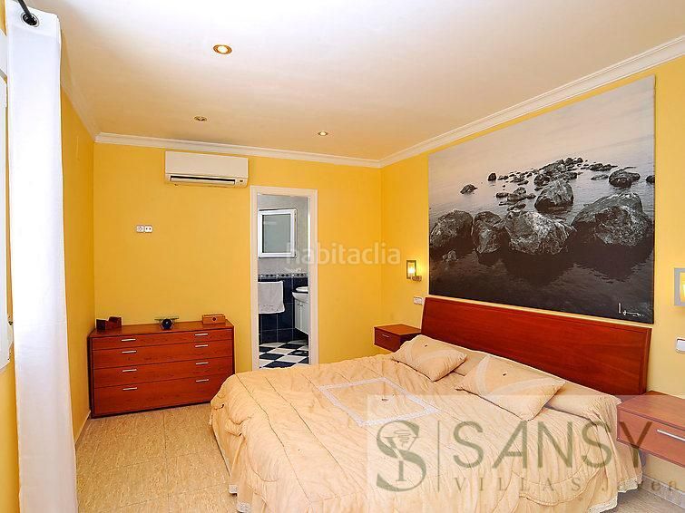 Foto 54a63e1b-6917-4663-afa9-668f4caf8688. Casa amb piscina a Centro Ciudad Xàbia