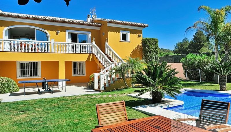 Foto cb625671-db03-42db-916c-c54958255ff2. Casa amb piscina a Centro Ciudad Xàbia