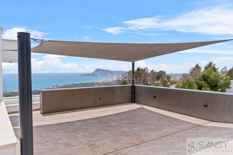 Foto e0a6140e-5a45-4647-ac39-2c8d28b2c820. Casa amb piscina a Altea ciudad Altea