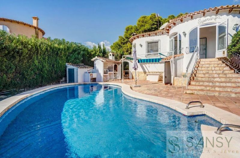 Foto 16ef7a61-4f57-41ec-888e-5dc072051a67. Casa amb calefacció aparcament piscina a Benicolada - Las Adelfas Calp