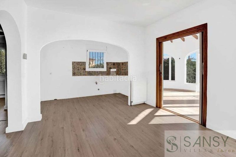 Foto 3d2fba81-eabb-4cb7-97be-a96f3f34289e. Casa amb calefacció aparcament piscina a Benicolada - Las Adelfas Calp