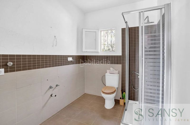 Foto aad097b8-6124-4d46-8322-bd9a1ed2bdc6. Casa amb calefacció aparcament piscina a Benicolada - Las Adelfas Calp