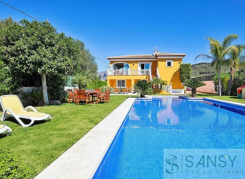 Foto 7ee1da9b-1e1b-4cae-9728-b61e3e53720f. Casa amb calefacció aparcament piscina a Centro Ciudad Xàbia