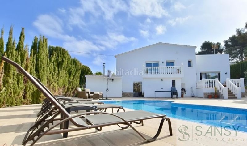 Foto f2d85007-8e2e-43ae-acd9-61c335e7909d. Casa amb calefacció aparcament piscina a Centro Ciudad Xàbia