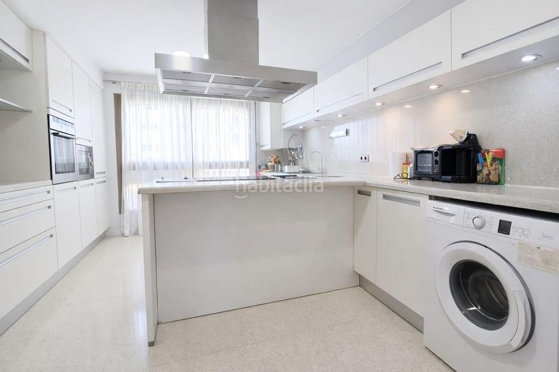 Foto 92f32338-6c1b-4929-be54-9ffe7ed7e328. Lloguer pis amb aparcament piscina a Playa Poniente Benidorm