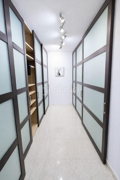 Foto c11aace8-f2f0-475a-a17b-702c9598b96e. Lloguer pis amb aparcament piscina a Playa Poniente Benidorm