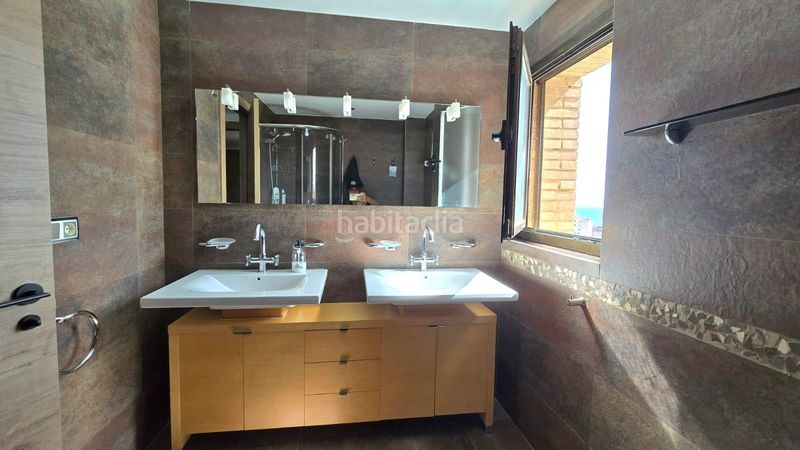 Foto d012d20e-3776-41cc-8ec1-8740c6309363. Lloguer pis amb aparcament piscina a Playa Poniente Benidorm