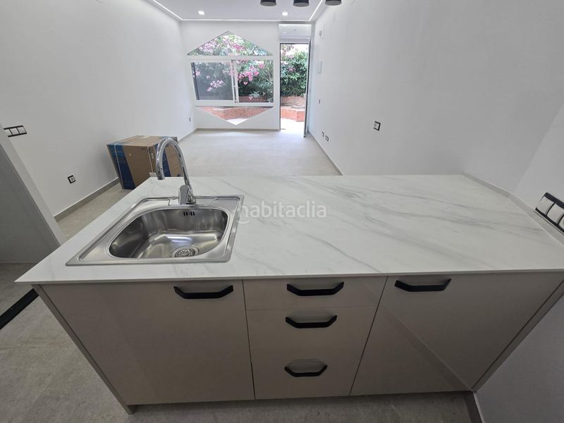 Foto 1c5152f6-c23c-48e2-befc-270ff6715346. Estudi amb aparcament a Playa Levante Benidorm
