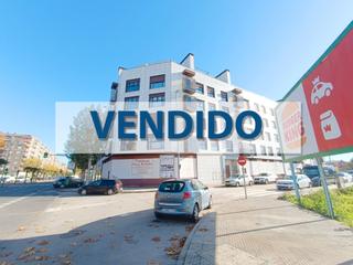 Appartement à Calle pedro de cervantes 4. Inmobiliaria plaza del reloj - vende seminuevo con opción de pla