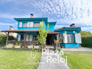 Chalet à Calle victoria 188