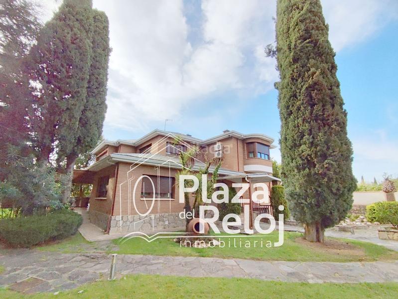 Foto f285f617-7f8e-407d-836d-eeb82f8e8ba0. Xalet amb piscina a Pepino