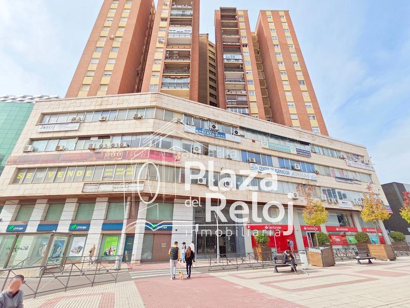 Foto b40cd980-95b3-443d-a6c7-4970ad79ea1f. Local comercial en avenida toledo 31 en Centro-Corte Inglés Talavera de la Reina