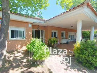 Chalet  Calle calle abetos. Se vende casa independiente en el cigarral cazalegas