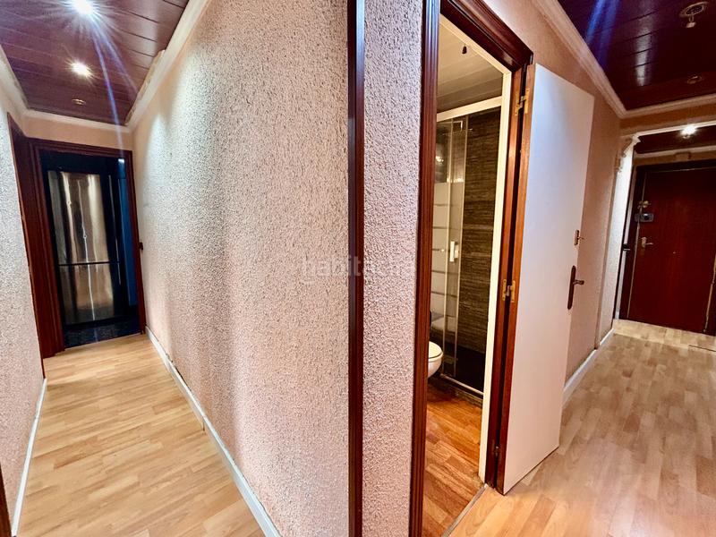 Foto 4a54ec96-2f49-4ed0-89fe-d40d32403a15. Ático (ref. 00937) ático de 54 m2 en nou barris en Barcelona