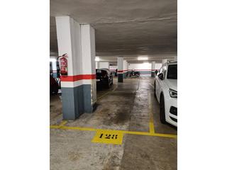 Rent Car parking  Muntaner. Plaza de parking en alquiler  para coche pequeño carrer muntaner