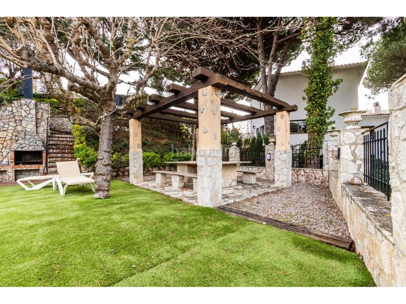 Foto 54f5ab20-ac04-43aa-8013-28bd7e4b4b8b. Chalet mit parking pool in Urbanitzacions Sant Pol de Mar