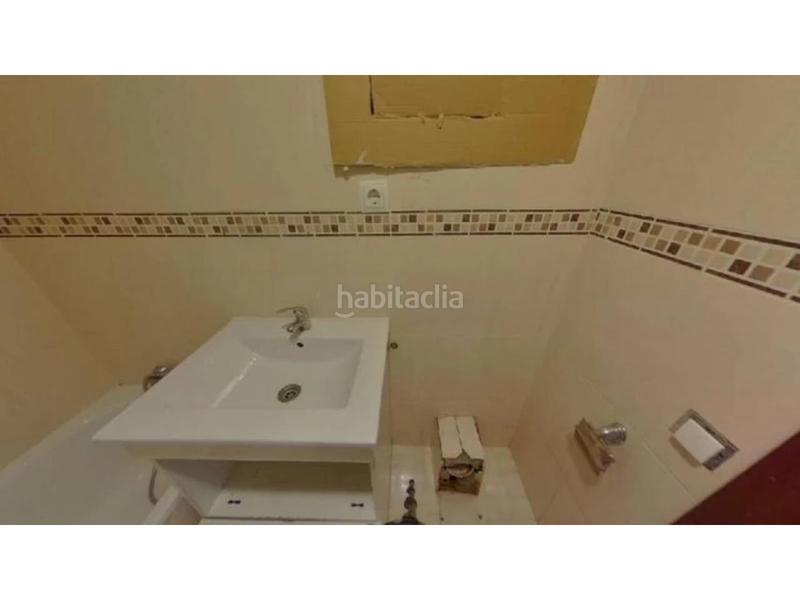 Foto 0e53234b-7978-486d-a502-c2f6ba79bd9c. Piso  ocupado en venta en calle angels garriga en Barcelona