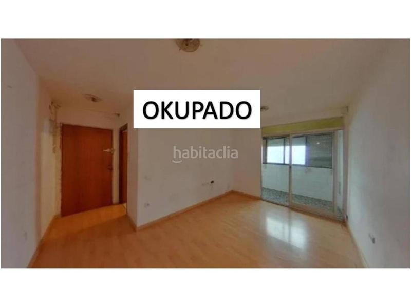 Foto 378003b1-b2f3-4817-92fc-3974cc66fa4d. Piso  ocupado en venta en calle angels garriga en Barcelona