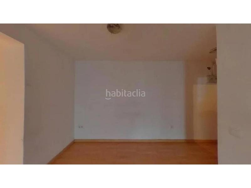 Foto aeccceff-e270-4c21-a88a-335a76d808f7. Piso  ocupado en venta en calle angels garriga en Barcelona