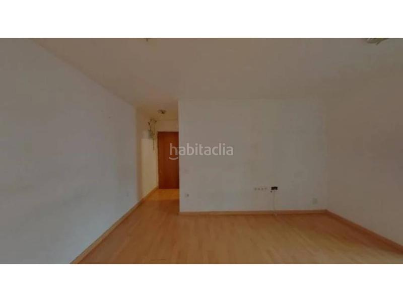 Foto ca6fc4ed-56e7-41f7-b44e-dbd64d95cb9b. Piso  ocupado en venta en calle angels garriga en Barcelona