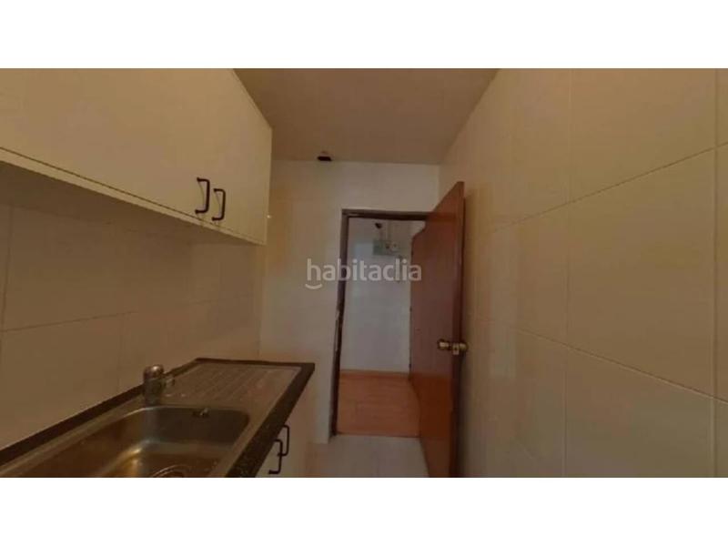 Foto cbe46ef5-2986-4632-a874-5e14100b852f. Piso  ocupado en venta en calle angels garriga en Barcelona