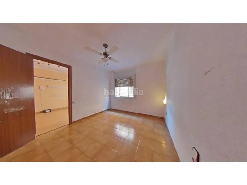 Foto 2b905140-9994-4093-864a-a7c1eb42ff29. Flat in Singuerlín Santa Coloma de Gramenet