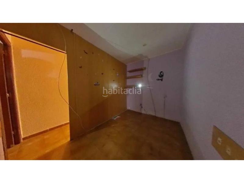 Foto 43b27fcb-74c6-48c7-9e23-5a2e85a91906. Flat in Singuerlín Santa Coloma de Gramenet