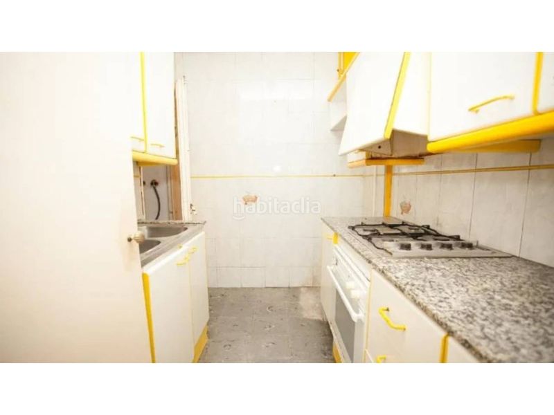 Foto 30834b6f-6699-4b52-ad90-bdbc1d9076cb. Pis a Raval Barcelona