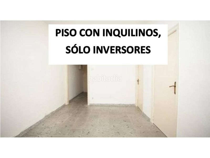 Foto 7c2466f9-c445-4881-8637-e900d3e92f5c. Pis a Raval Barcelona