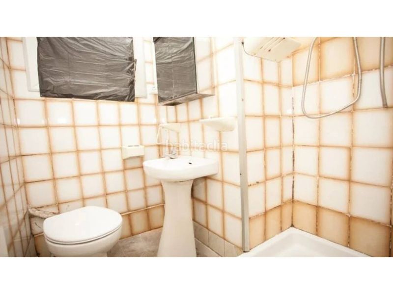 Foto b79676c5-2b32-45fb-a2d7-c45b63712c13. Pis a Raval Barcelona