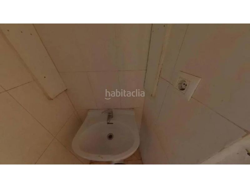 Foto 8d6f49e4-257f-4398-ac21-3d6f25bd7c17. Pis a Raval Barcelona